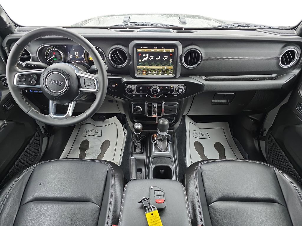 Used 2023 Jeep Wrangler Unlimited Sahara image 12