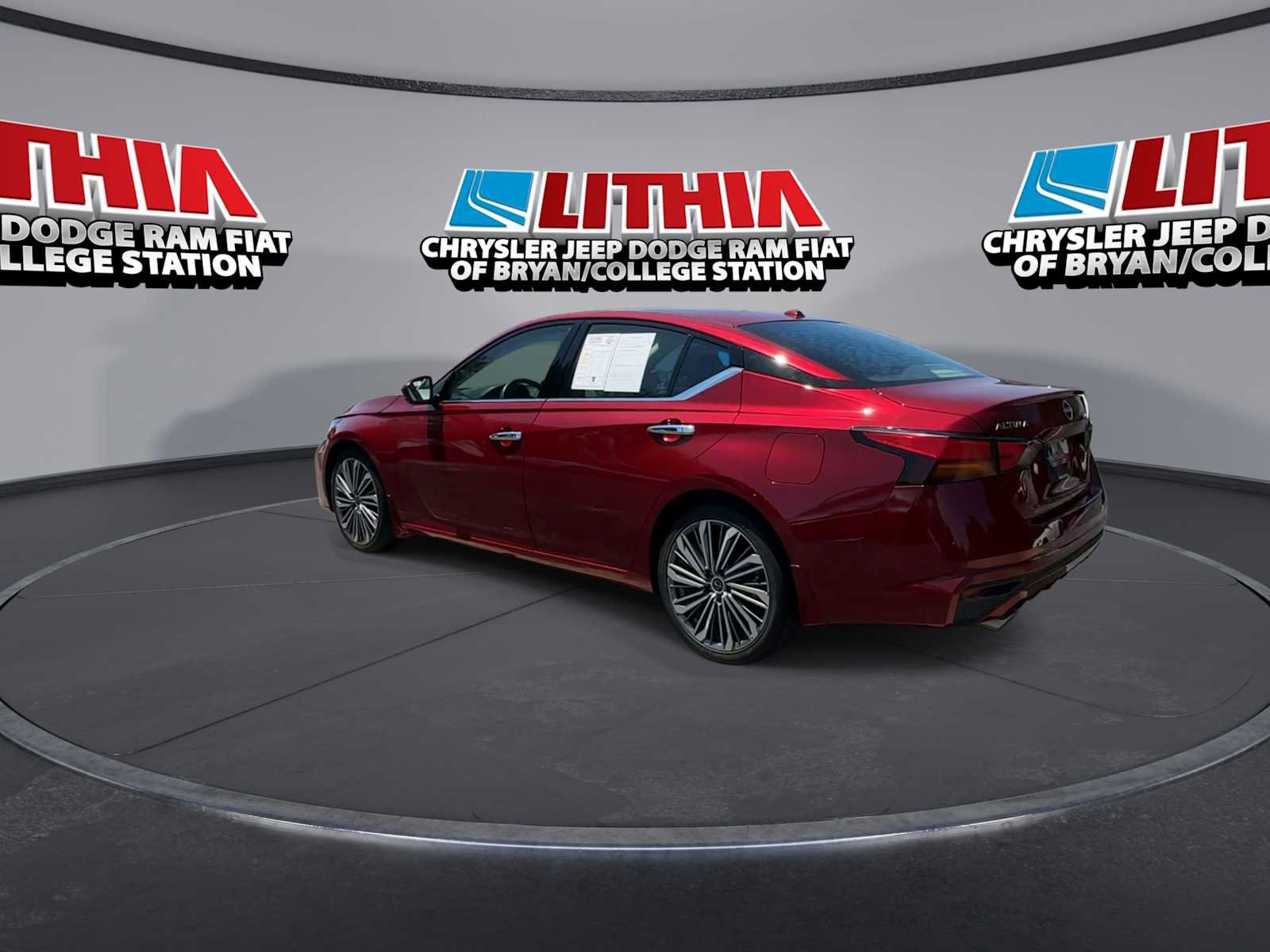 Used 2024 Nissan Altima 2.5 SL FWD image 6