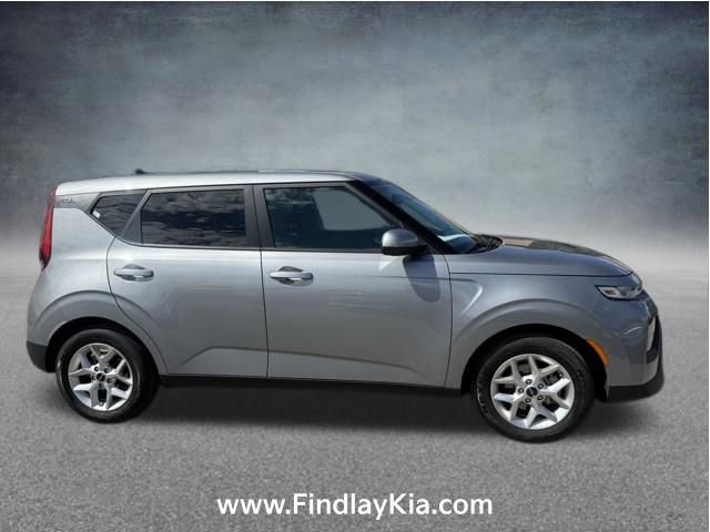 Certified 2022 Kia Soul LX w/ Technology Package FWD image 6