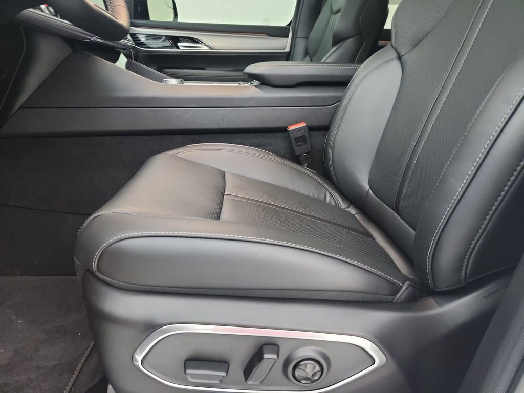 New 2026 Jeep Grand Wagoneer L 4WD image 20