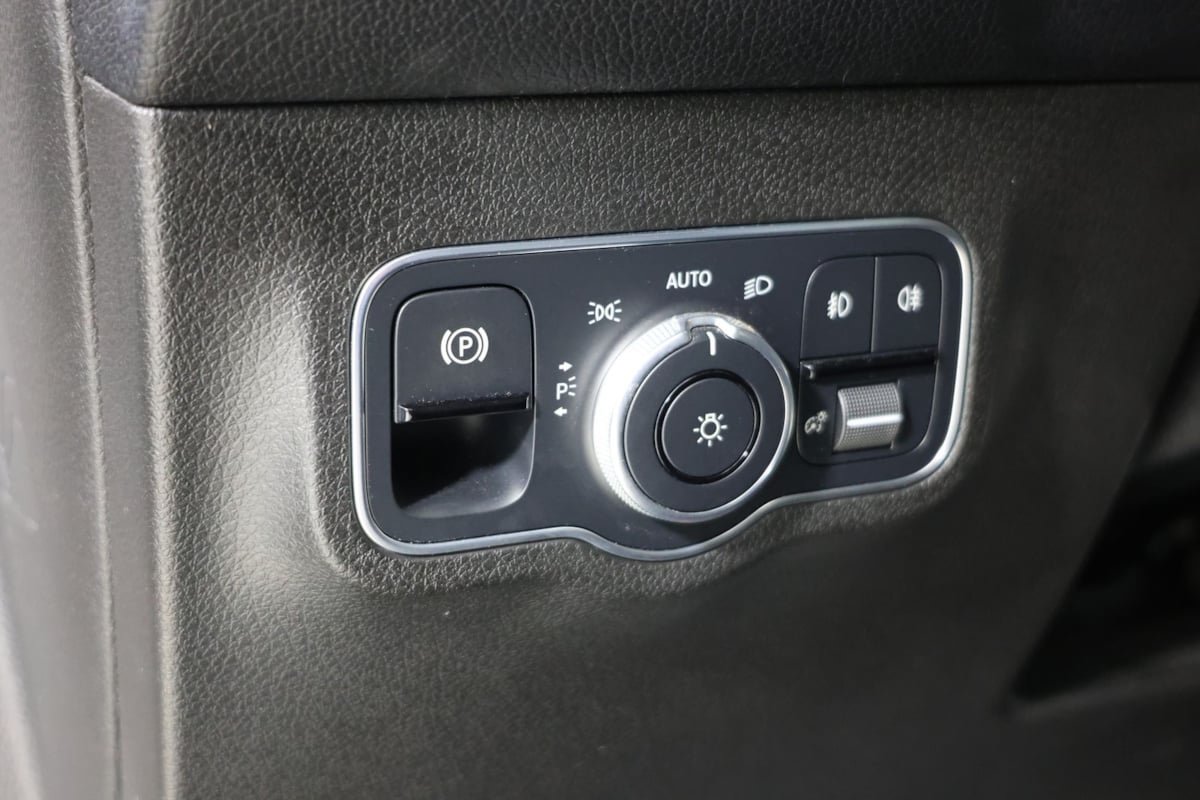 Used 2020 Mercedes-Benz GLB 250 4MATIC image 24