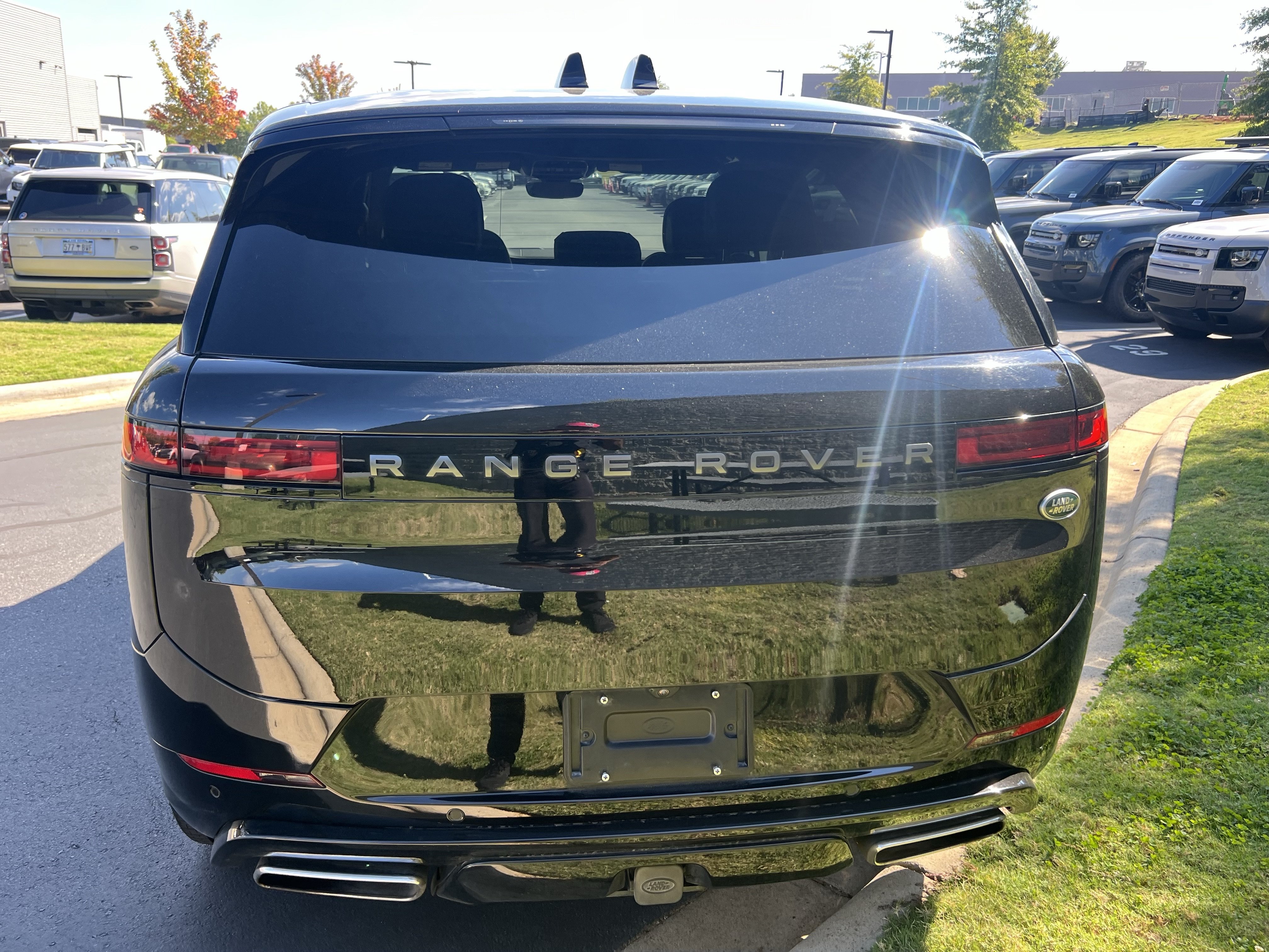 Used 2023 Land Rover Range Rover Sport SE Dynamic AWD/4WD image 6