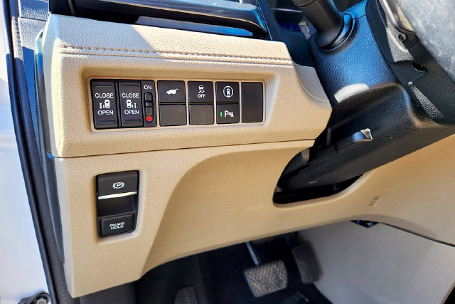 Used 2023 Honda Odyssey Elite image 23