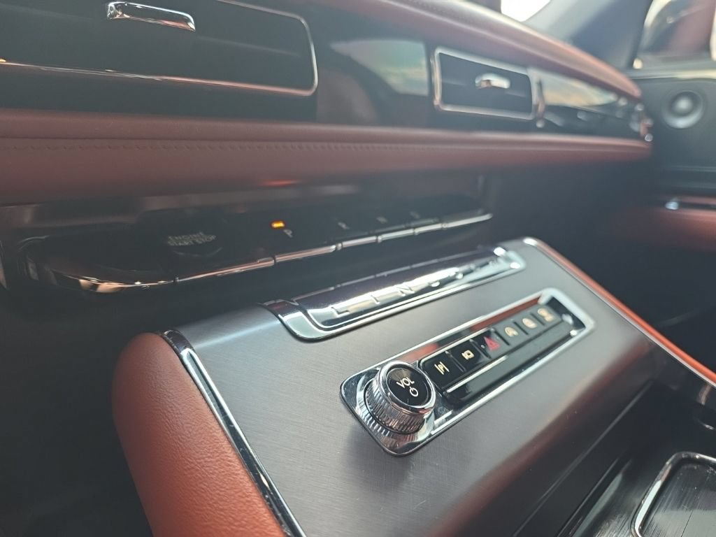 Used 2025 Lincoln Aviator Reserve w/ Illumination Package AWD/4WD image 18