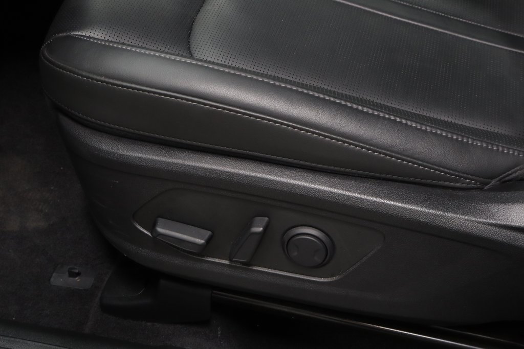 Used 2025 Kia Sorento SX image 23