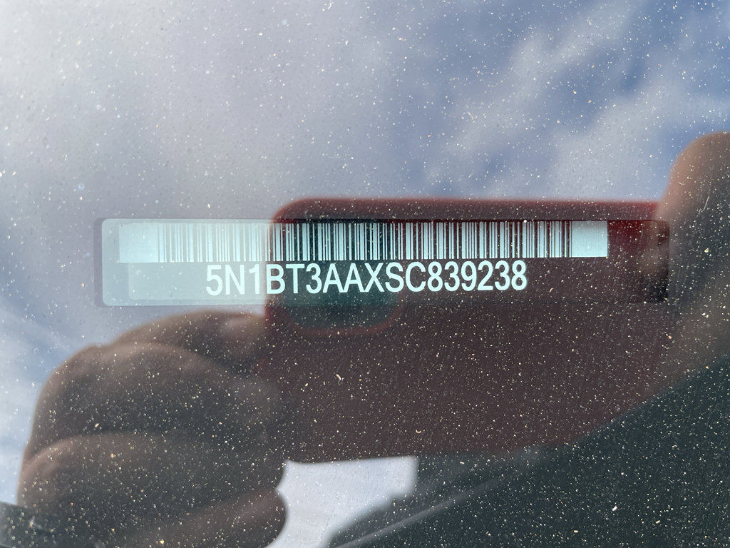 Used 2025 Nissan Rogue S image 19