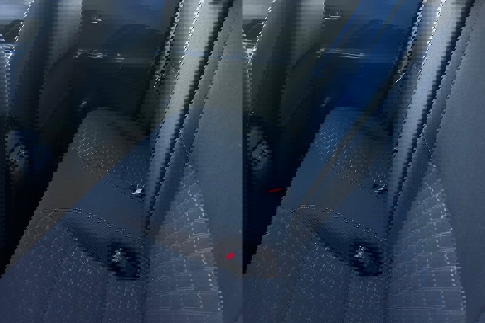 Used 2024 Nissan Kicks SV image 5