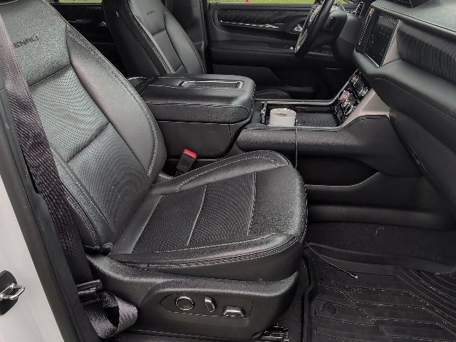 Used 2023 GMC Yukon Denali AWD/4WD image 12