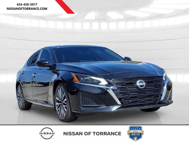 Used 2023 Nissan Altima 2.5 SV w/ SV Premium Package FWD image 1