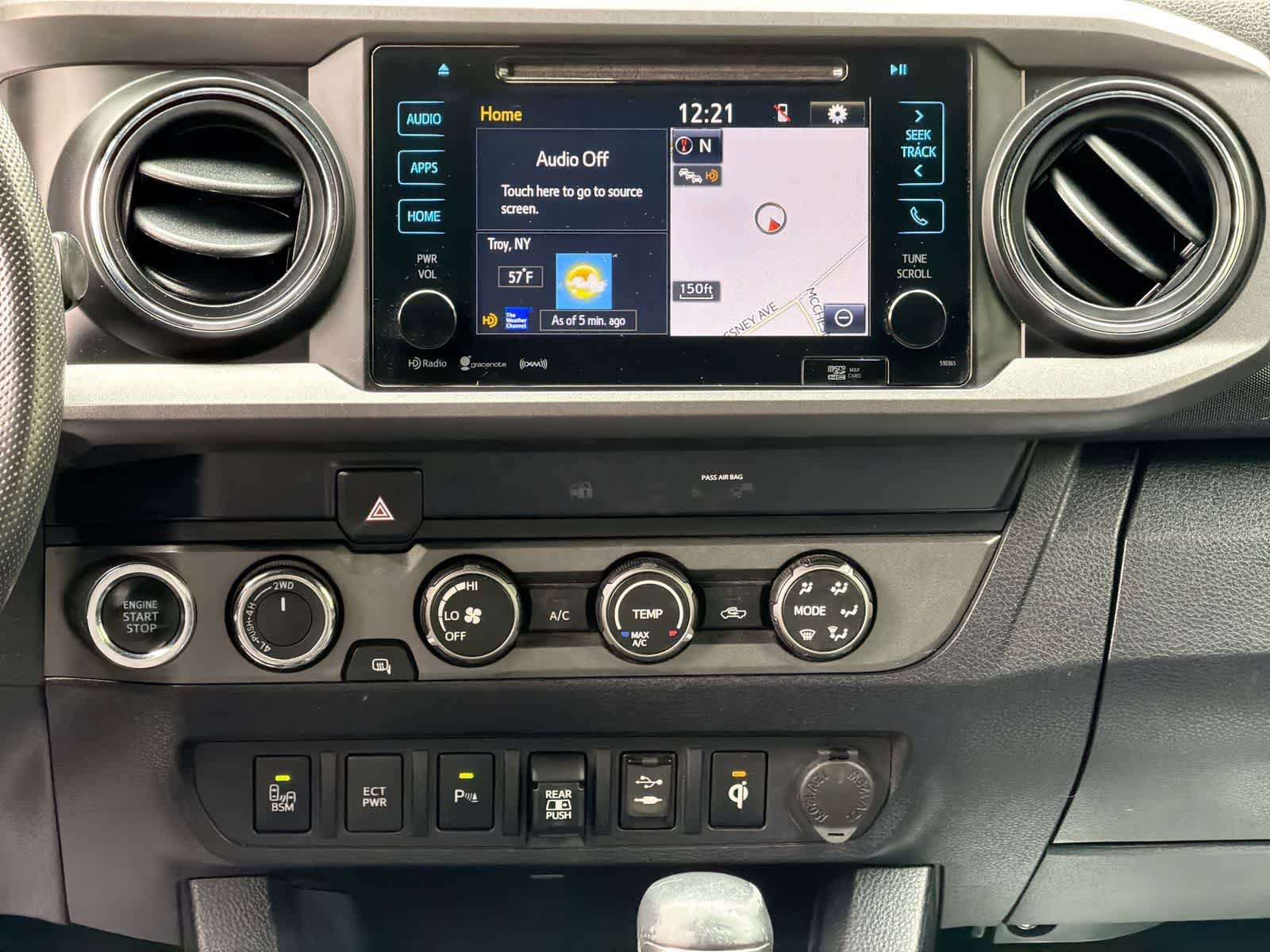 Used 2019 Toyota Tacoma TRD Sport w/ Technology Package AWD/4WD image 28