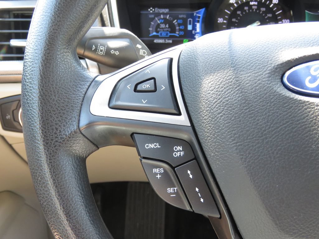 Used 2019 Ford Fusion SE FWD image 19