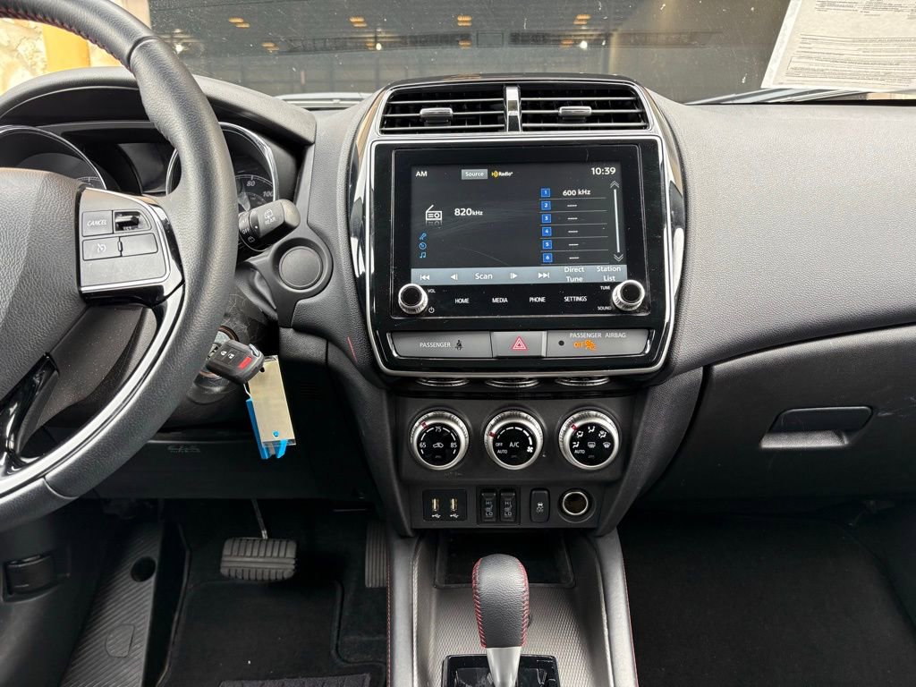 Used 2025 Mitsubishi Outlander Sport LE image 27