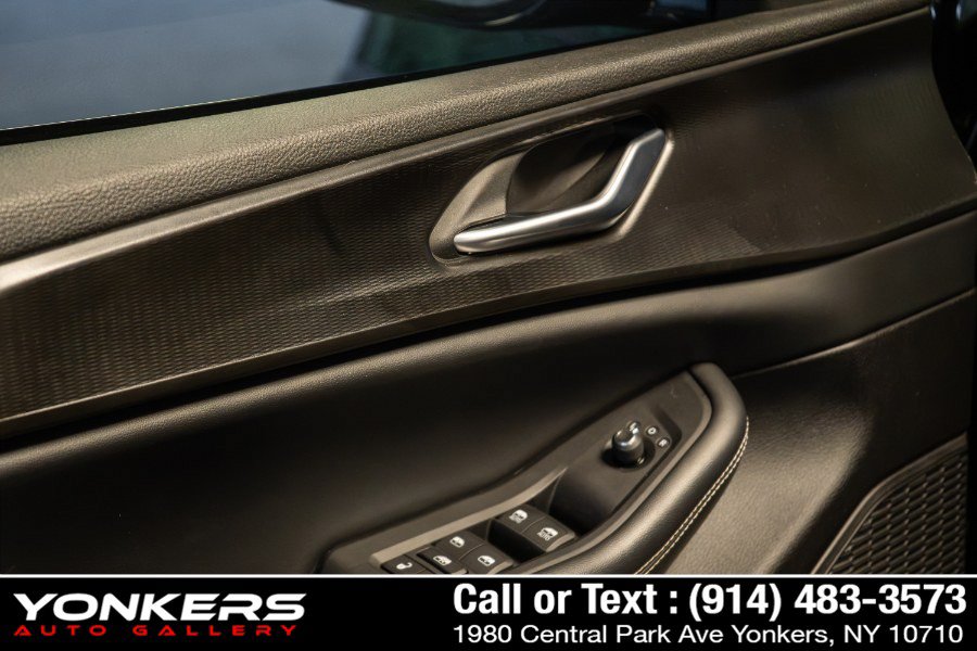 Used 2023 Jeep Grand Cherokee L Laredo AWD/4WD image 26