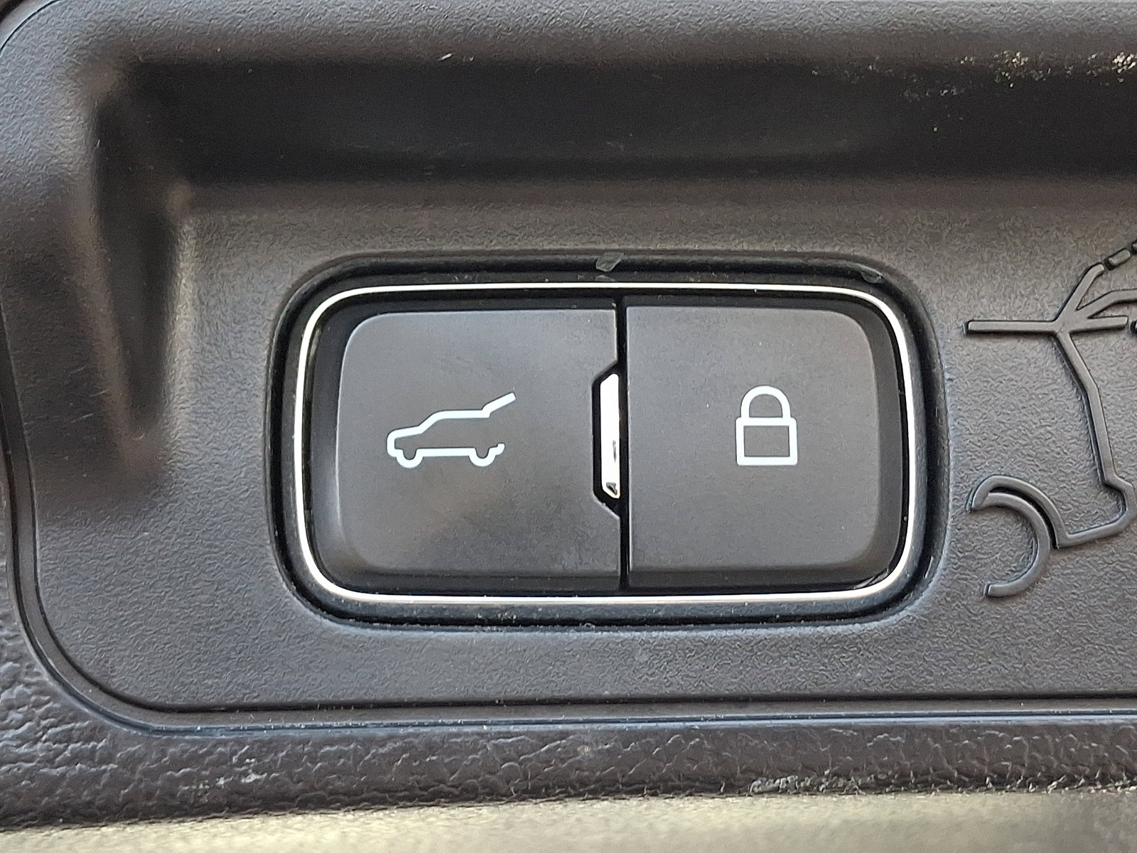 Used 2021 Ford Explorer XLT w/ Equipment Group 202A image 32