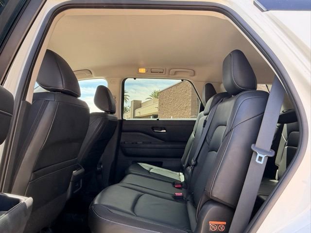 Used 2023 Nissan Pathfinder SL w/ Black Appearance Package image 13