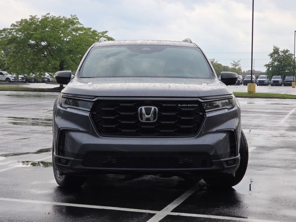Certified 2025 Honda Pilot Black Edition image 23
