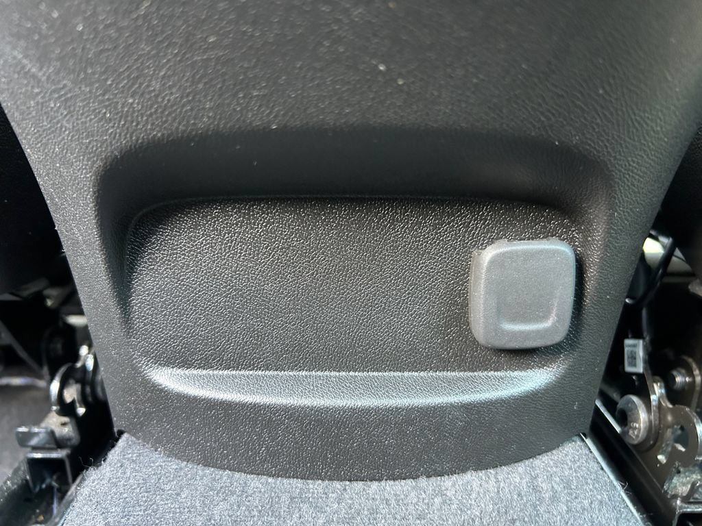 Used 2024 Chevrolet Malibu LT FWD image 17