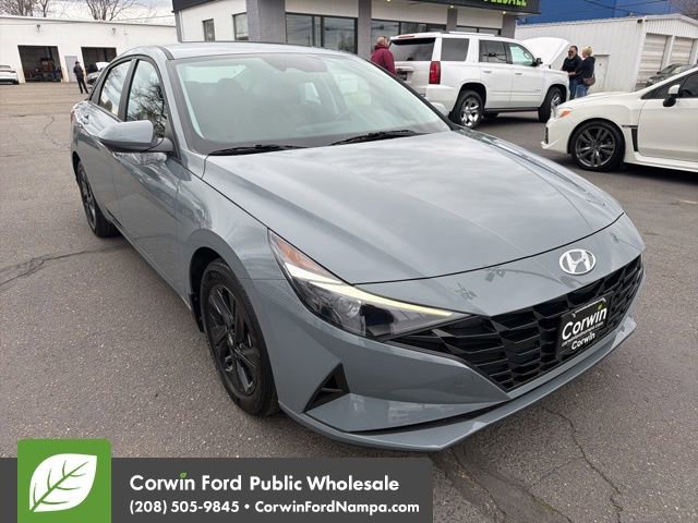 Used 2022 Hyundai Elantra SEL image 3