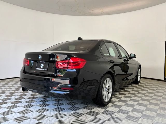 Used 2017 BMW 320i xDrive Sedan AWD/4WD image 7