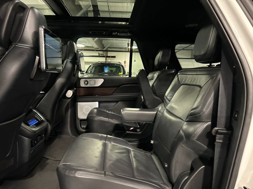 Used 2023 Lincoln Navigator L Reserve AWD/4WD image 23