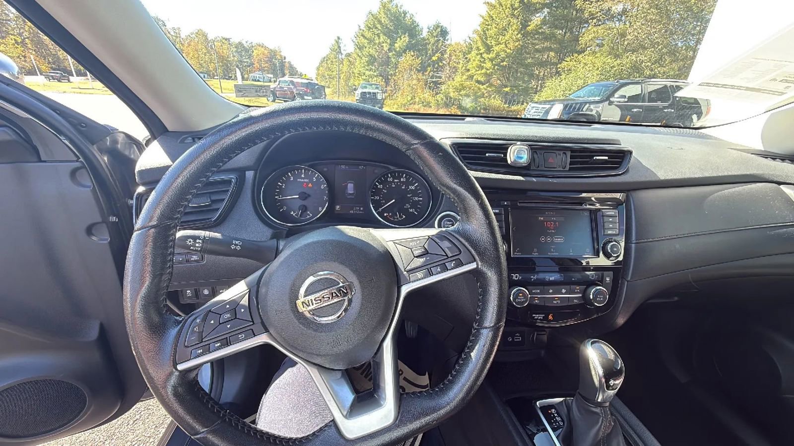 Used 2020 Nissan Rogue SV image 33