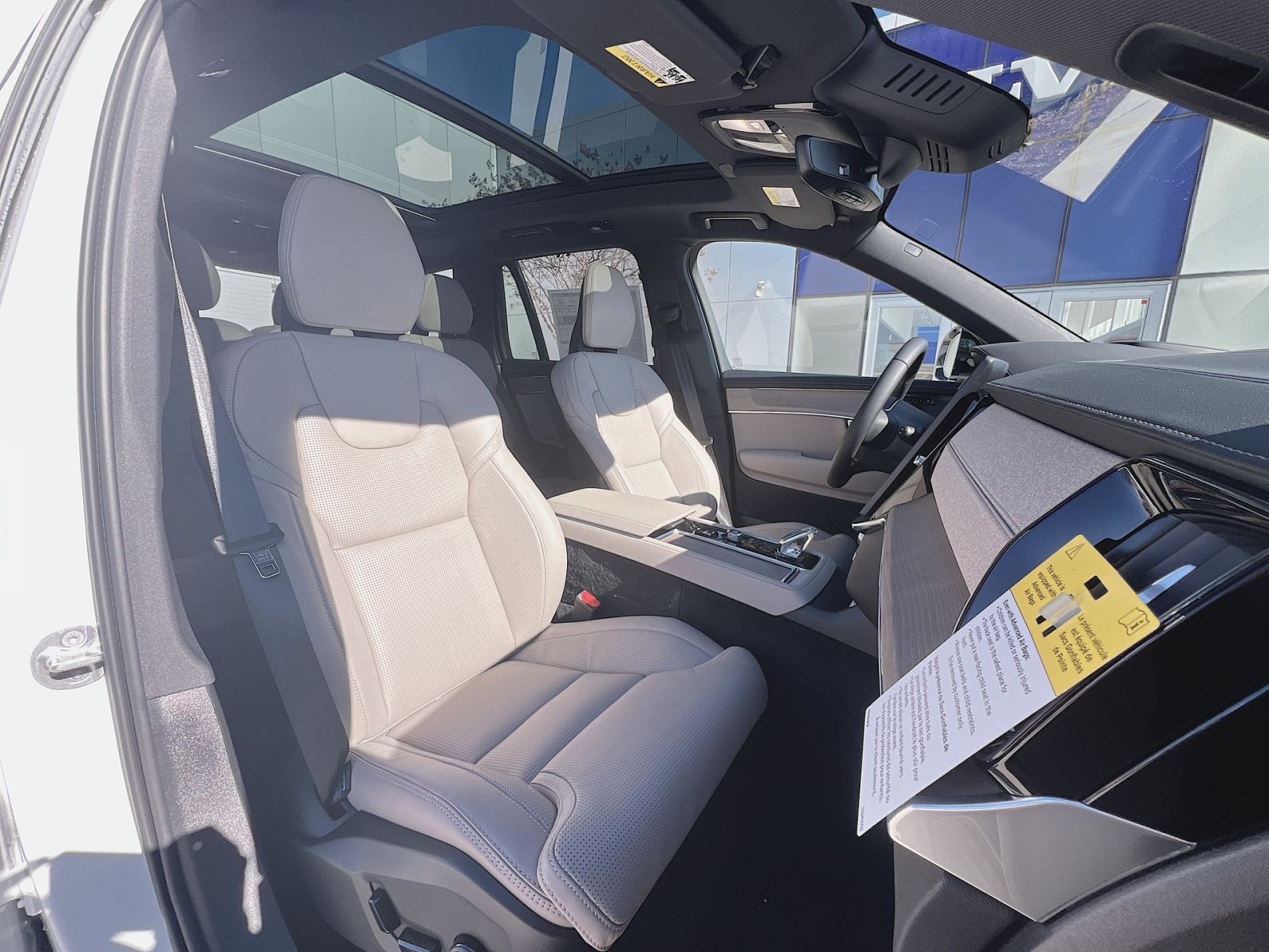 New 2026 Volvo XC90 T8 Ultra w/ Protection Package Premier AWD/4WD image 36