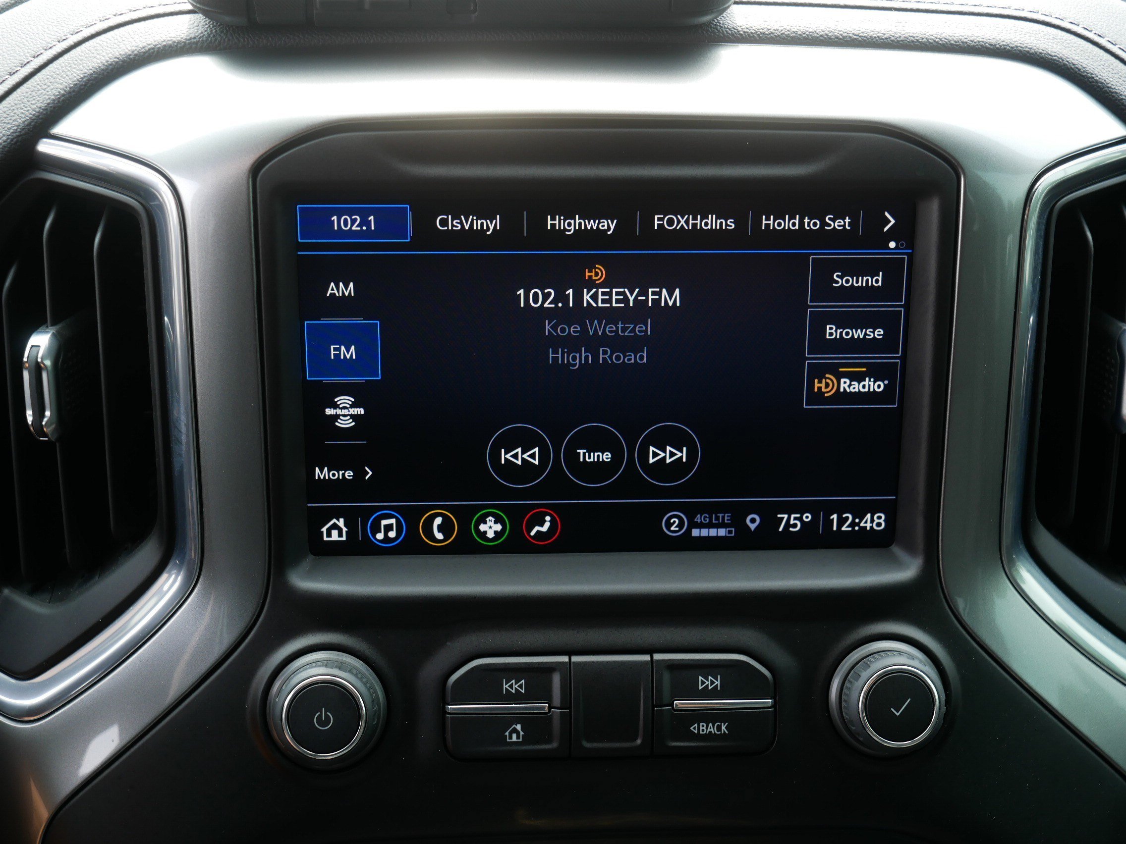 Used 2021 Chevrolet Silverado 1500 LTZ AWD/4WD image 22