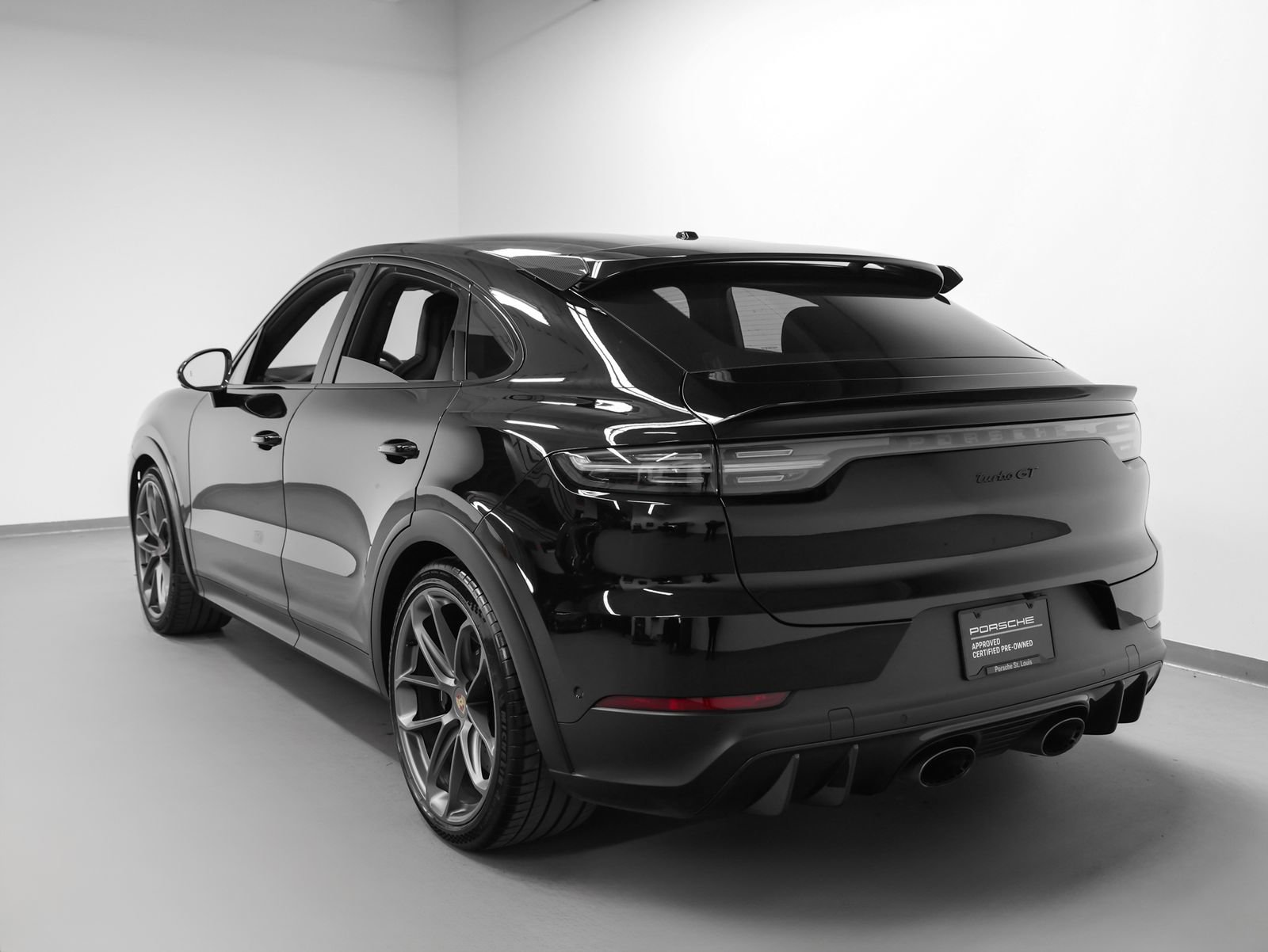 Certified 2022 Porsche Cayenne Turbo GT image 3
