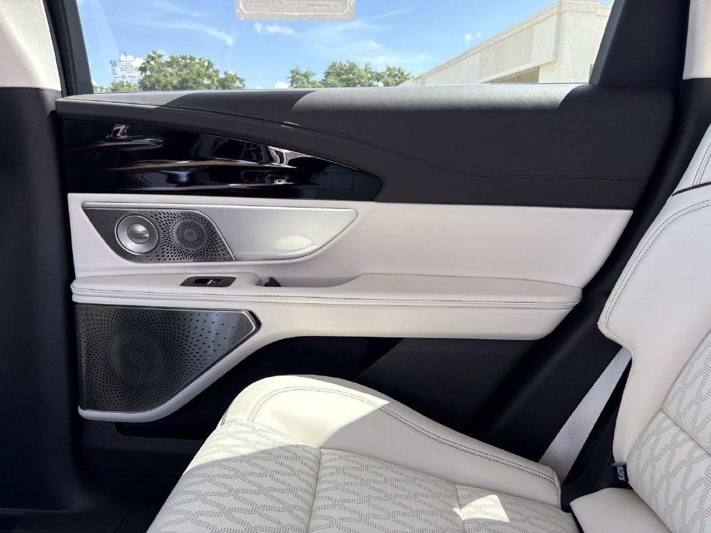 New 2026 Lincoln Nautilus Black Label AWD/4WD image 15