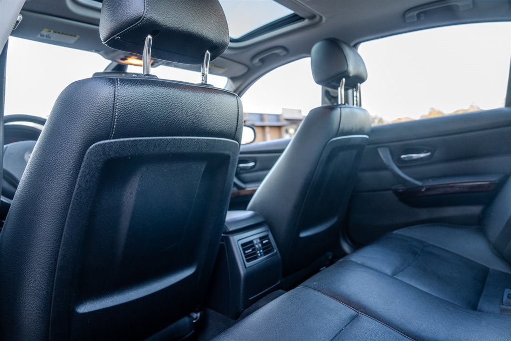 Used 2011 BMW 335i Sedan image 28