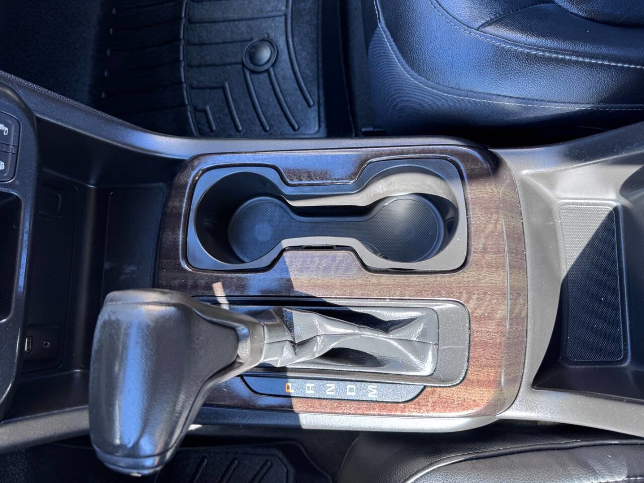 Used 2015 GMC Canyon SLT w/ Driver Alert Package image 28