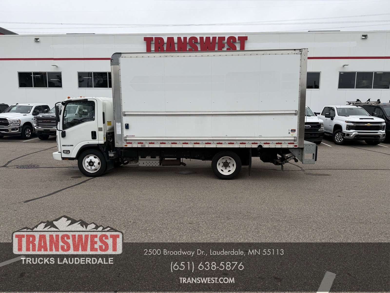 Used 2019 Isuzu NPR image 2