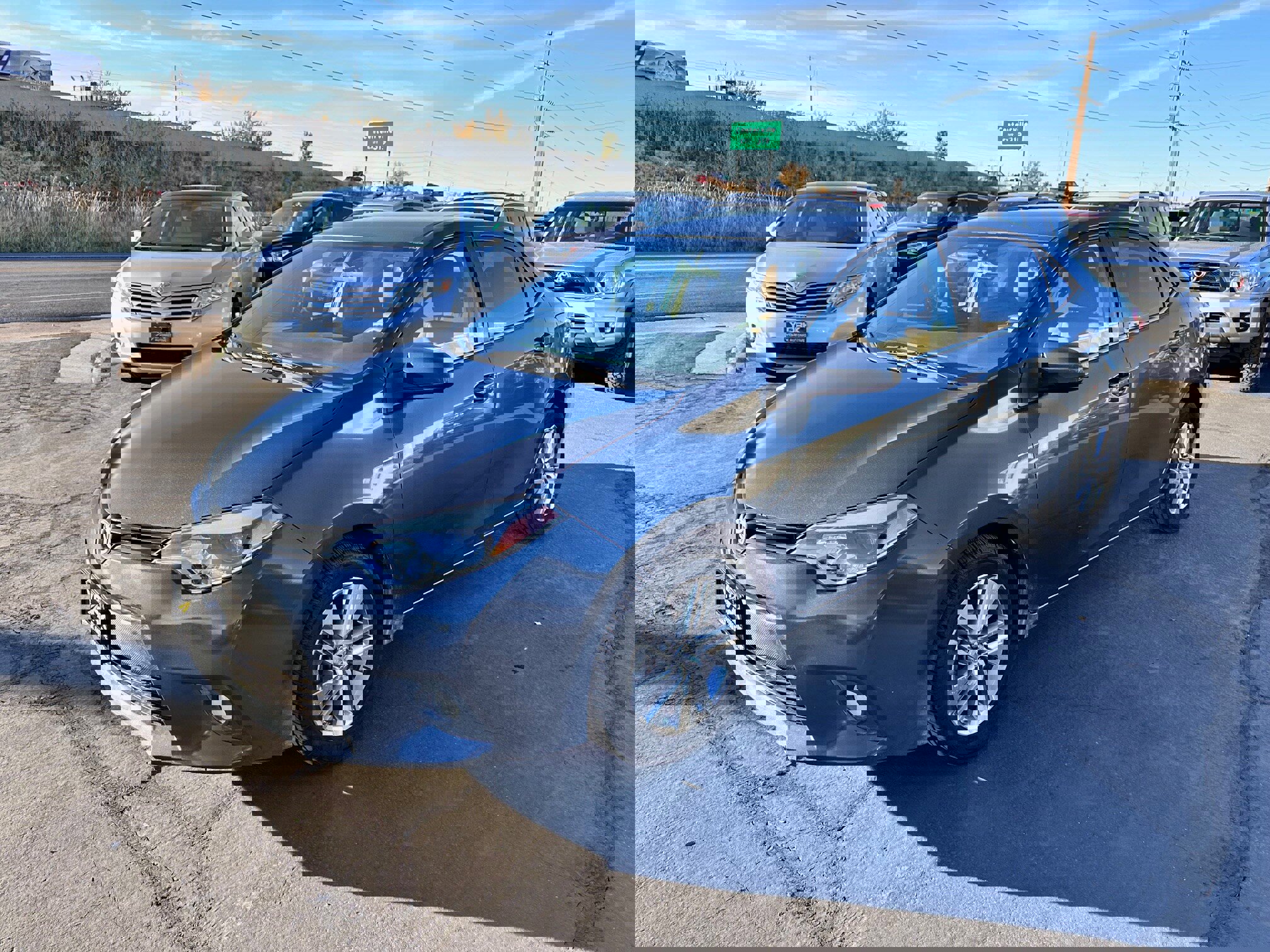 Used 2014 Toyota Corolla LE image 2