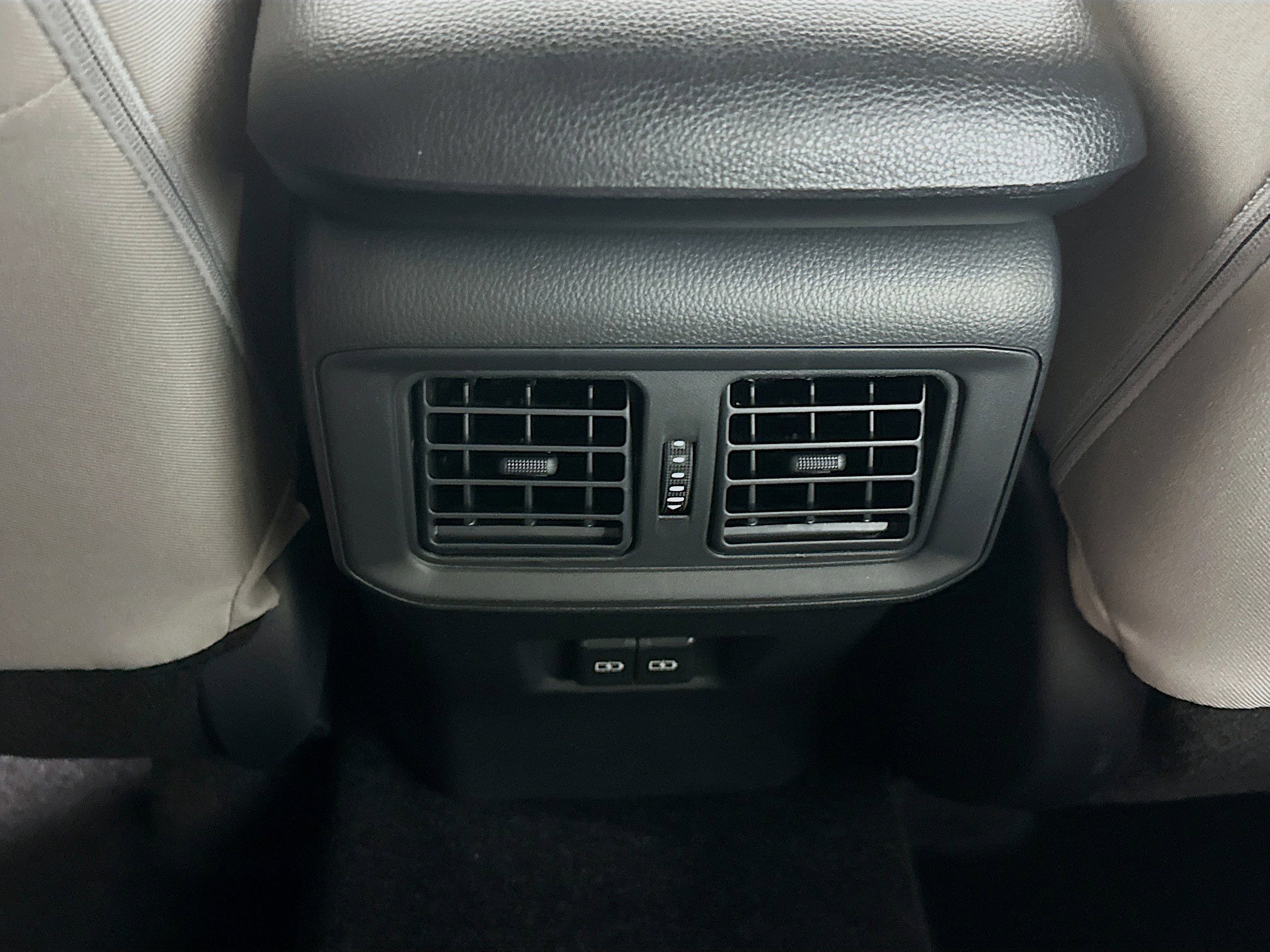 Used 2025 Toyota RAV4 XLE w/ Convenience Package image 28