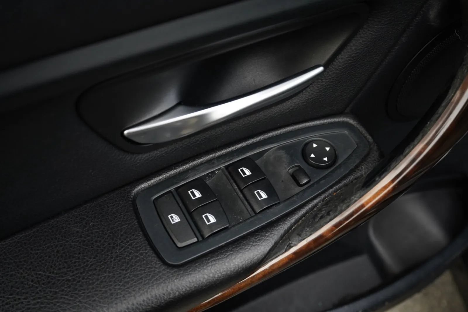 Used 2014 BMW 320i xDrive Sedan AWD/4WD image 16