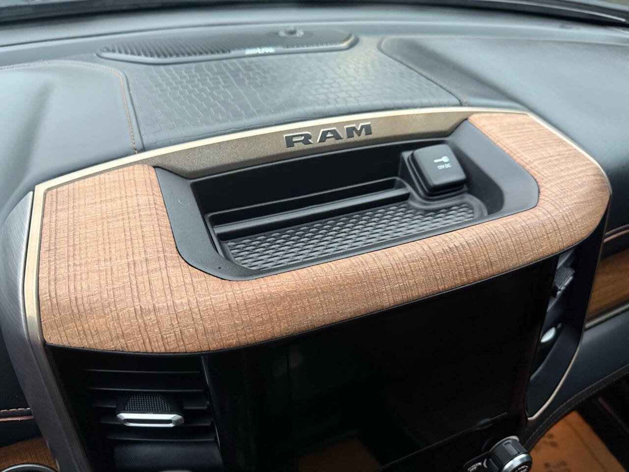 Used 2019 RAM 1500 Laramie Longhorn w/ Bed Utility Group image 18