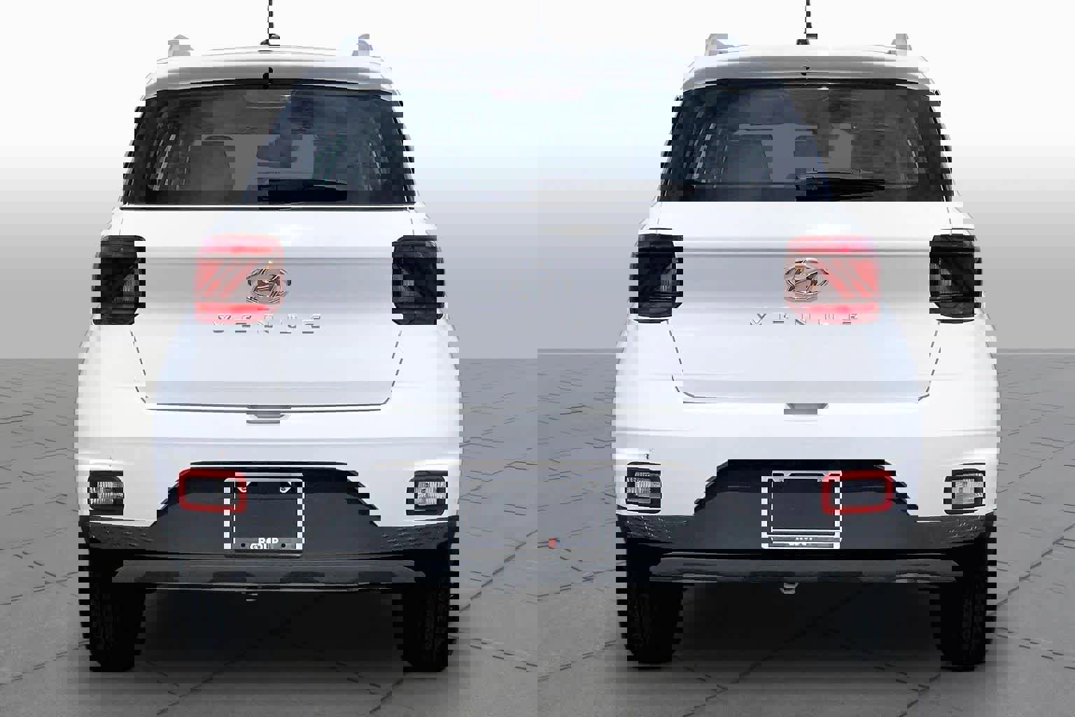 Used 2025 Hyundai Venue SEL FWD image 5