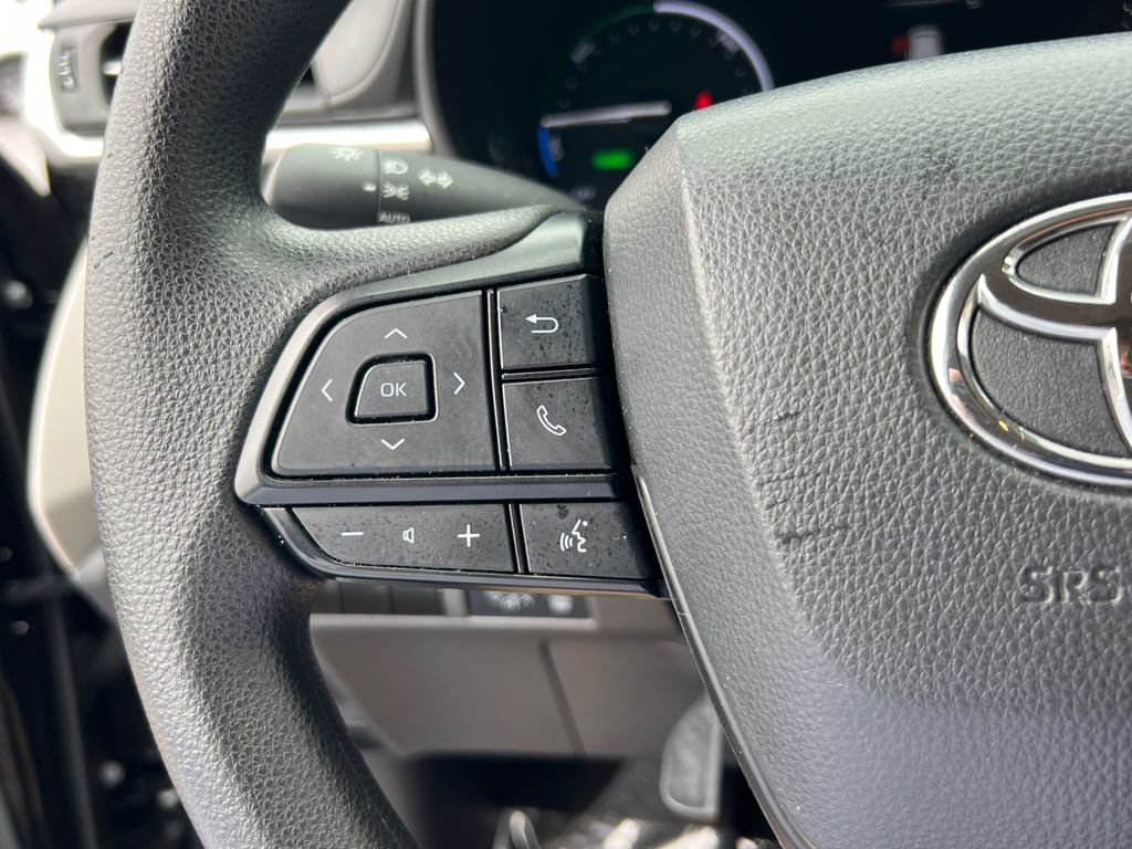 Used 2024 Toyota Sienna LE image 25