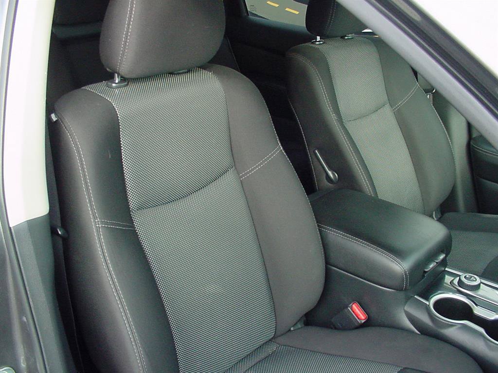 Used 2019 Nissan Pathfinder S image 38