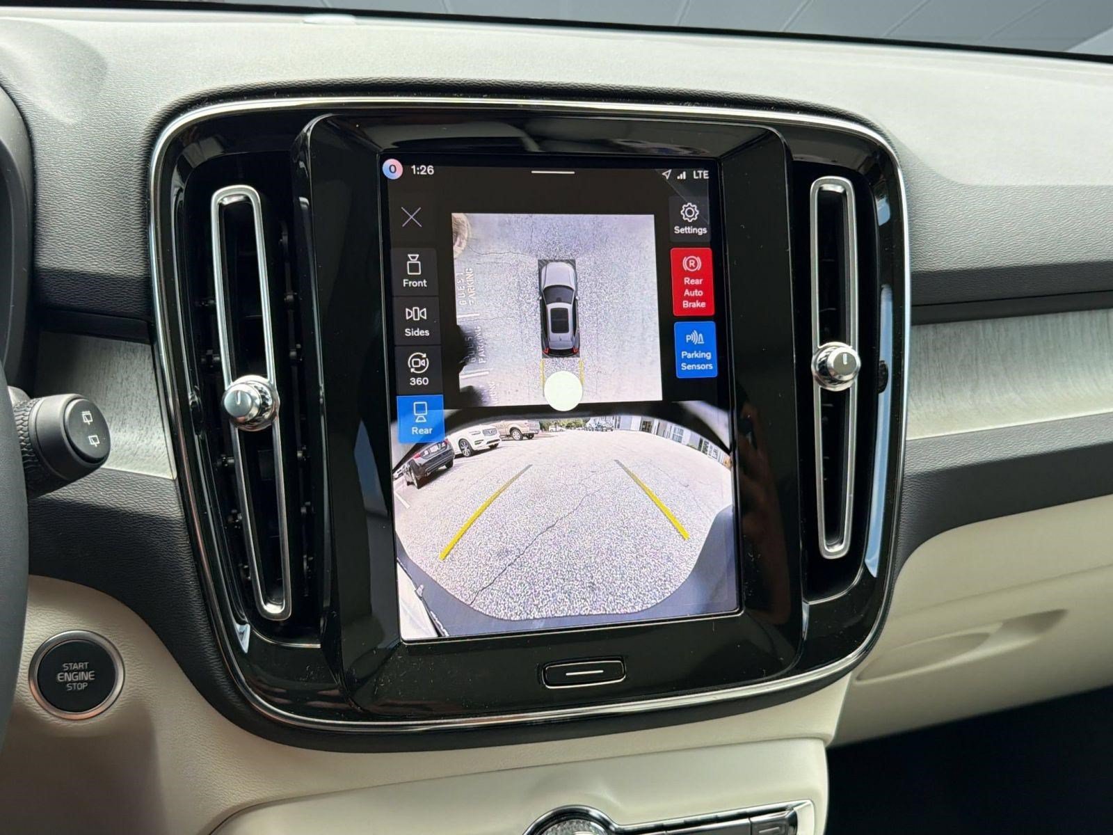 New 2026 Volvo XC40 B4 Plus w/ Climate Package FWD image 19