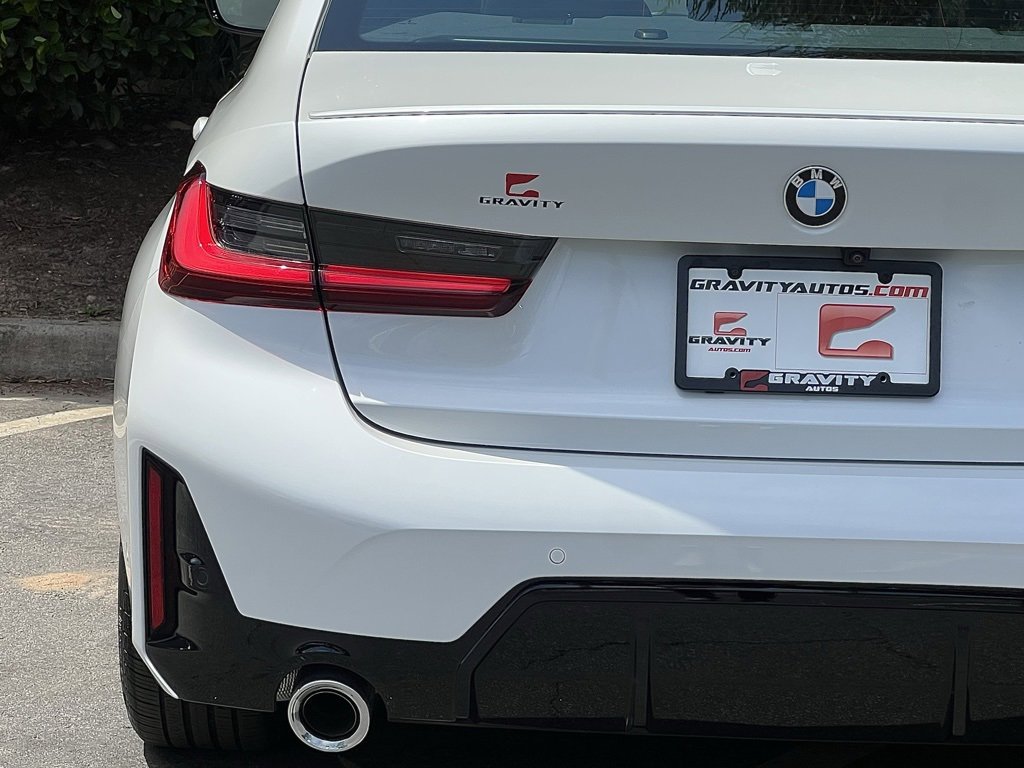 Used 2025 BMW 330i Sedan w/ M Sport Package image 14