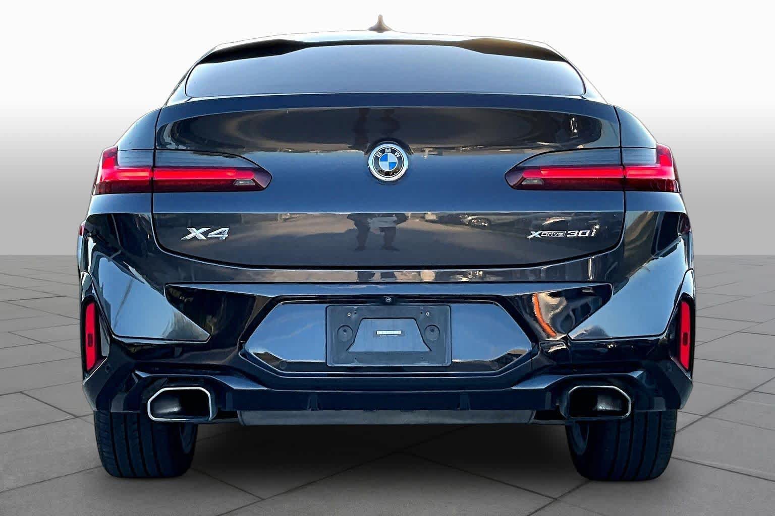Used 2022 BMW X4 xDrive30i w/ Parking Assistance Package AWD/4WD image 5
