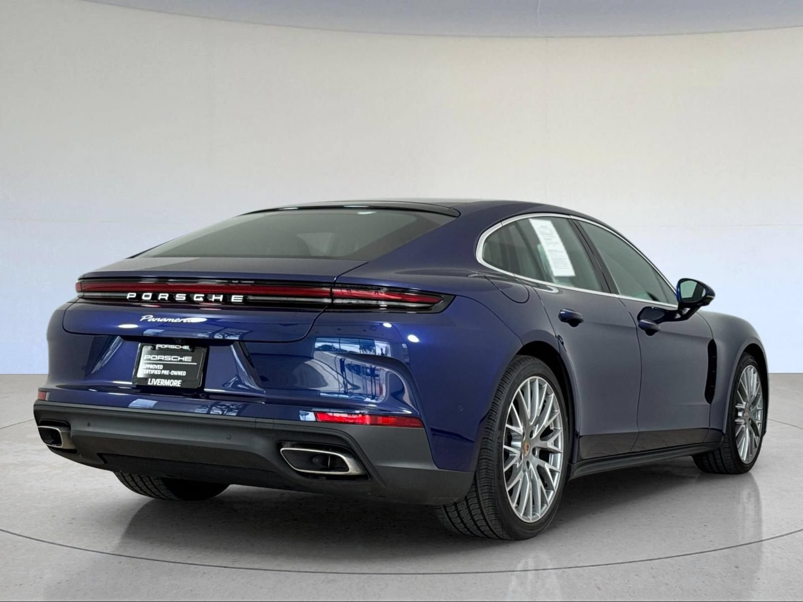 Certified 2025 Porsche Panamera RWD image 8