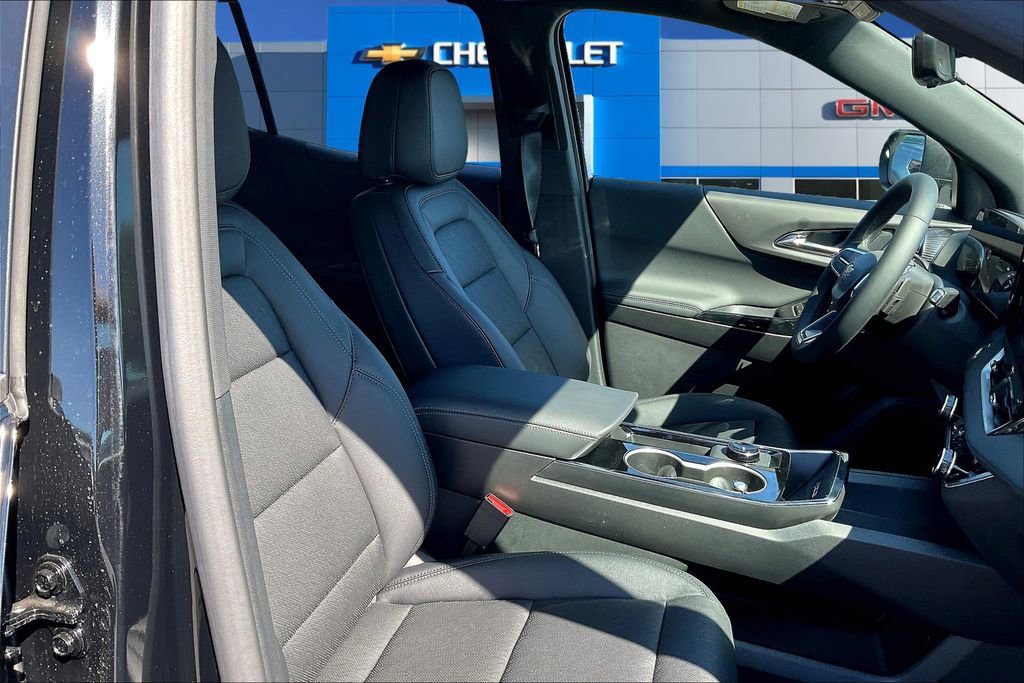 New 2026 Chevrolet Equinox LT w/ Convenience Package II image 11