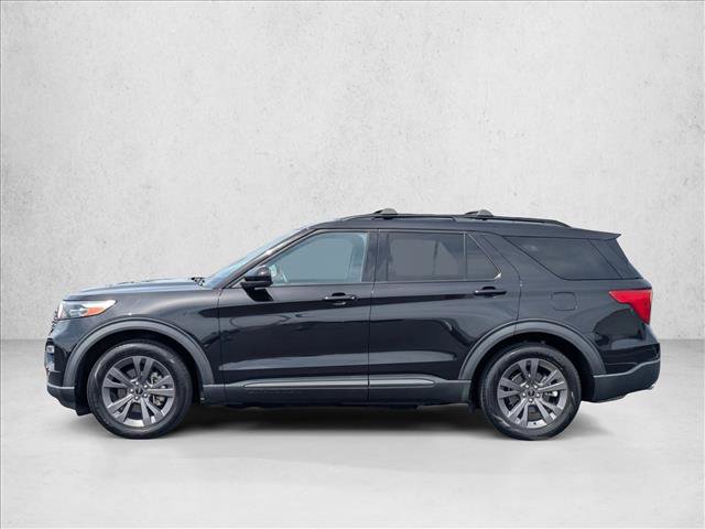 Used 2023 Ford Explorer XLT w/ Equipment Group 202A RWD image 9
