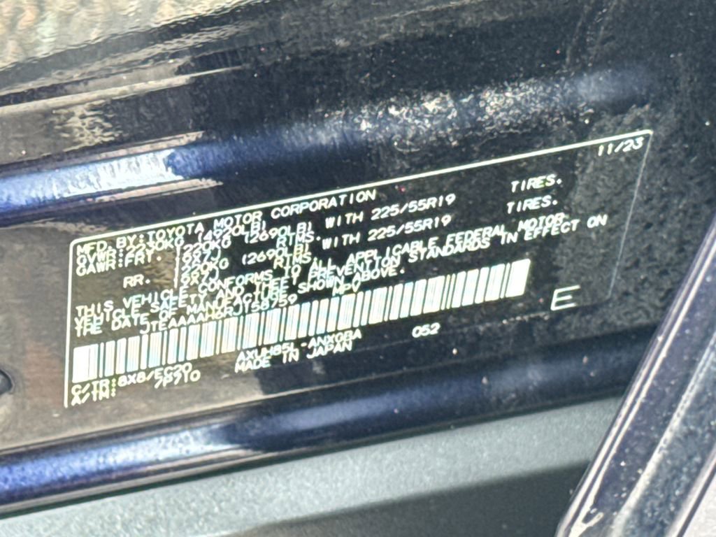 Used 2024 Toyota Venza XLE AWD/4WD image 46