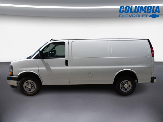 Used 2024 Chevrolet Express 2500 w/ Driver Convenience Package RWD image 5
