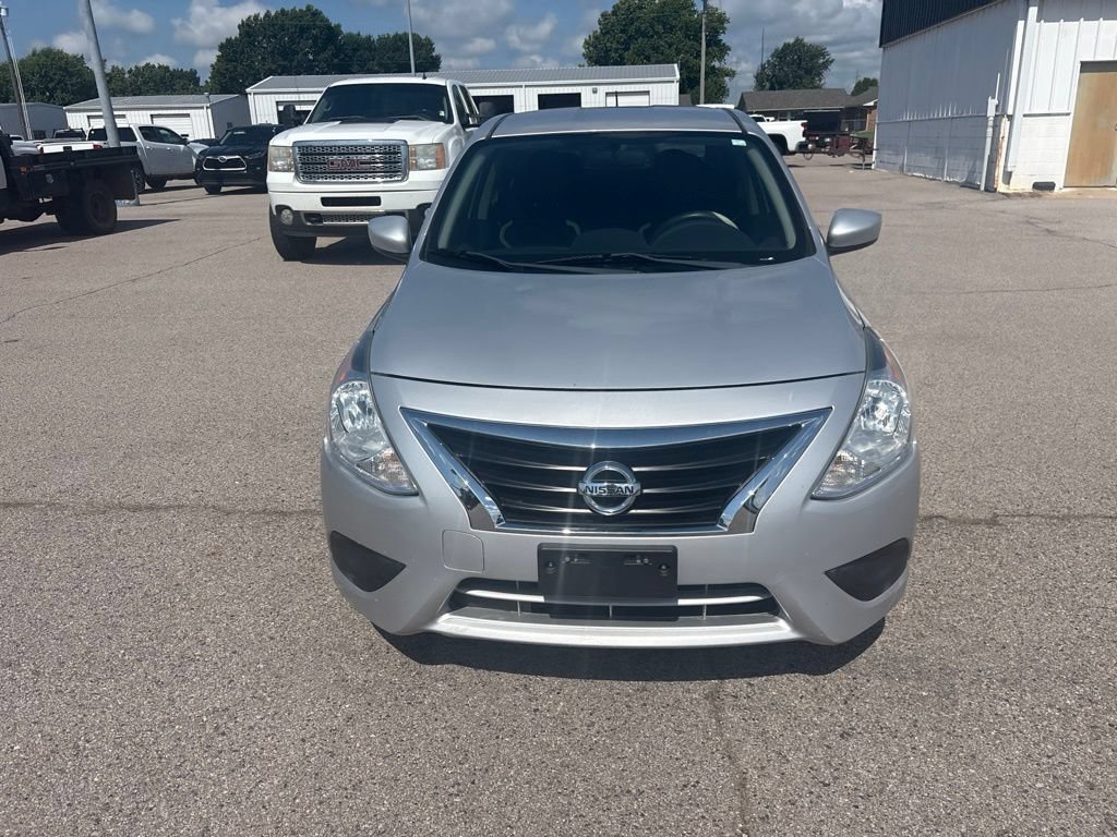 Used 2018 Nissan Versa S Plus FWD image 2