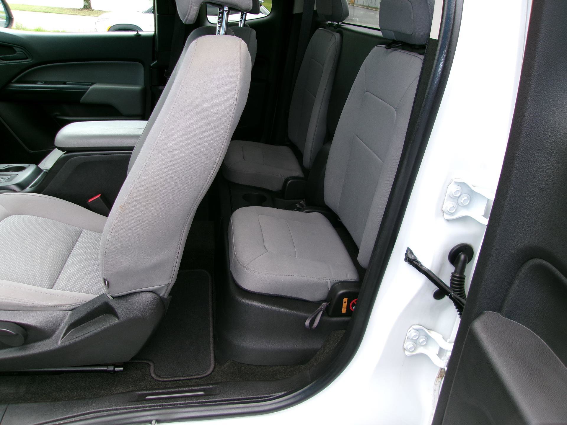 Used 2018 Chevrolet Colorado W/T w/ WT Convenience Package RWD image 14
