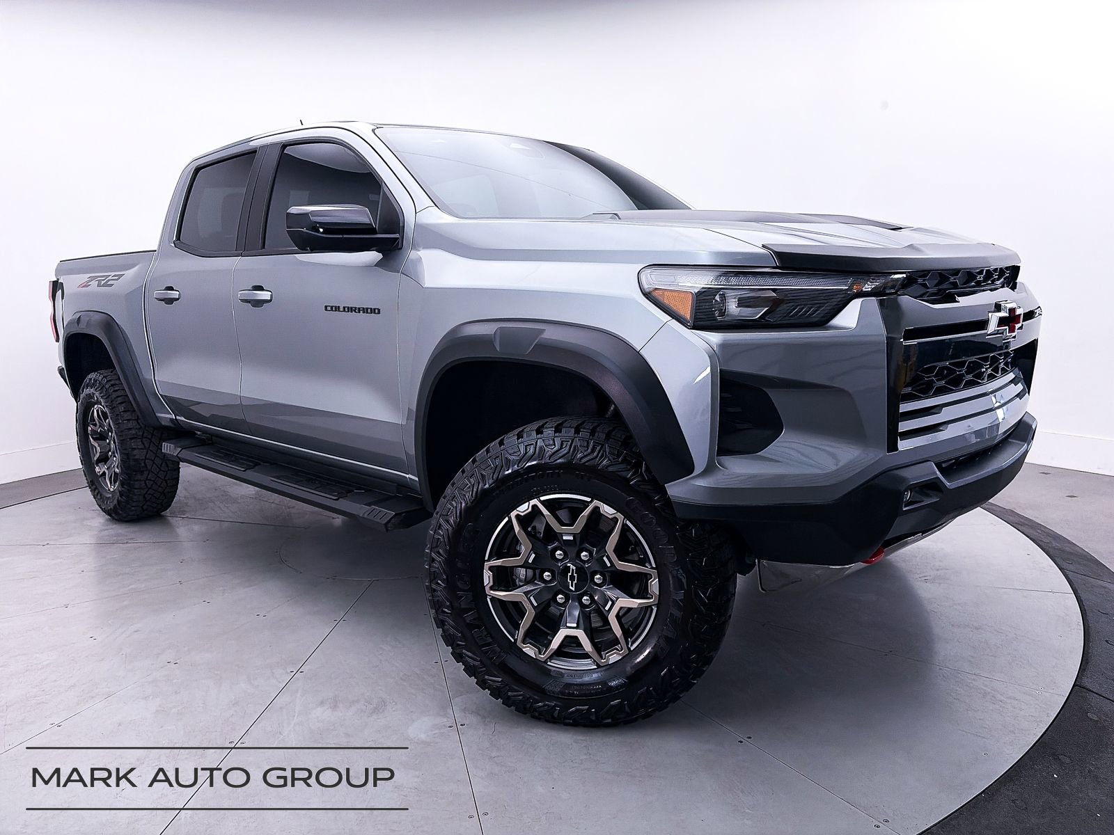 Used 2024 Chevrolet Colorado ZR2 w/ ZR2 Convenience Package III AWD/4WD image 1